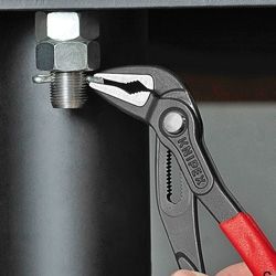 Knipex Клещи водопроводни с бутон за регулиране с изолация 250 мм, 1 1/4 ", 32 мм /Cobra ES/