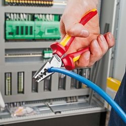 Knipex Клещи кербовъчни за кабелни накрайници 180 мм /97 72 180/