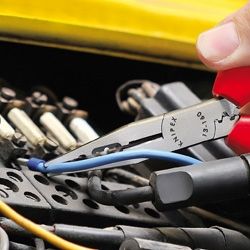 Knipex Клещи комбинирани за електрическа инсталация с изолация 160 мм, 1.6 мм, 2.5 мм2 /13 02 160/