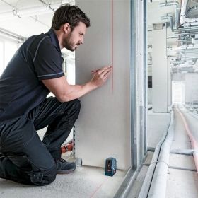 Нивелир Bosch GLL 2-10 лазерен линеен с 2 лъча 10 м, 0.3 мм/м