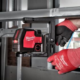 Нивелир Milwaukee L4 CLLP-301C лазерен линеен/точков 30 м, 0.3 мм/м