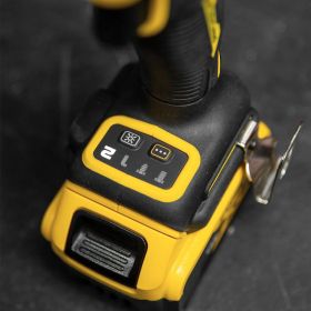 Гайковерт акумулаторен DeWALT DCF922NT с безчетков двигател без батерия и зарядно, 18 V, 610 Nm, квадрат, 1/2"