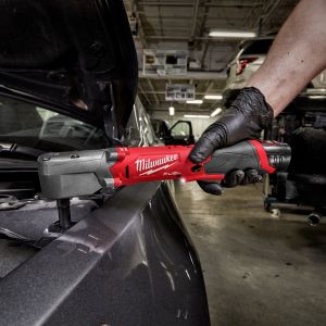 Тресчотка Milwaukee M12 FRAIWF12-0 акумулаторна без батерия и зарядно, 12 V, 300 Nm, 1/2"