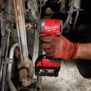 Гайковерт Milwaukee  M18 FID3-502X акумулаторен ударен 18 V, 5 Ah, 226 Nm, 1/4"