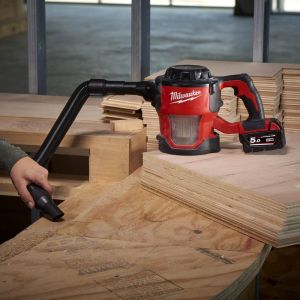 Прахосмукачка Milwaukee M18 CV-0 акумулаторна без батерия и зарядно 18 V, 84.8 mbar, 1019.33 л/мин