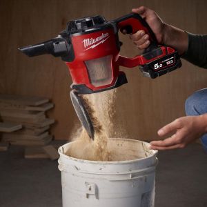 Прахосмукачка Milwaukee M18 CV-0 акумулаторна без батерия и зарядно 18 V, 84.8 mbar, 1019.33 л/мин