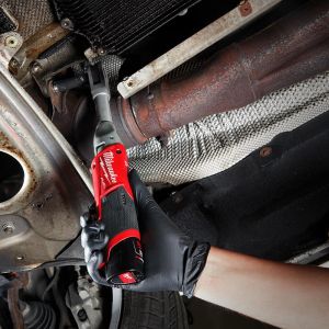 Тресчотка Milwaukee M12 FIR38LR-0 акумулаторна без батерия и зарядно, 12 V, 75 Nm, квадрат, 3/8" 