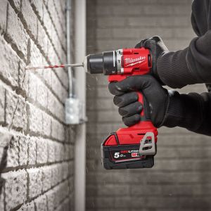 Акумулаторна бормашина Milwaukee M18 BLPDRC-422  ударна с 2 батерии и зарядно, 18 V, 2/4 Ah, 60.5 Nm, , 1-13 мм 