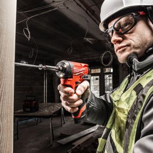 Акумулаторен ударен гайковерт Milwaukee M12 FID2-202X с 2 батерии и зарядно, 12 V, 2.0 Ah, 170 Nm, 1/4"