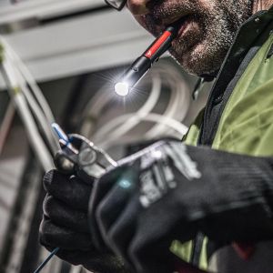 Акумулаторен челник и фенер Milwaukee IR HL450PL250