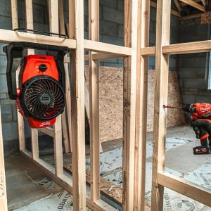 Акумулаторен вентилатор Milwaukee M12 AF-0 без батерия и зарядно, 12 V, 680 м³/ч, 22.53 км/ч, 360°